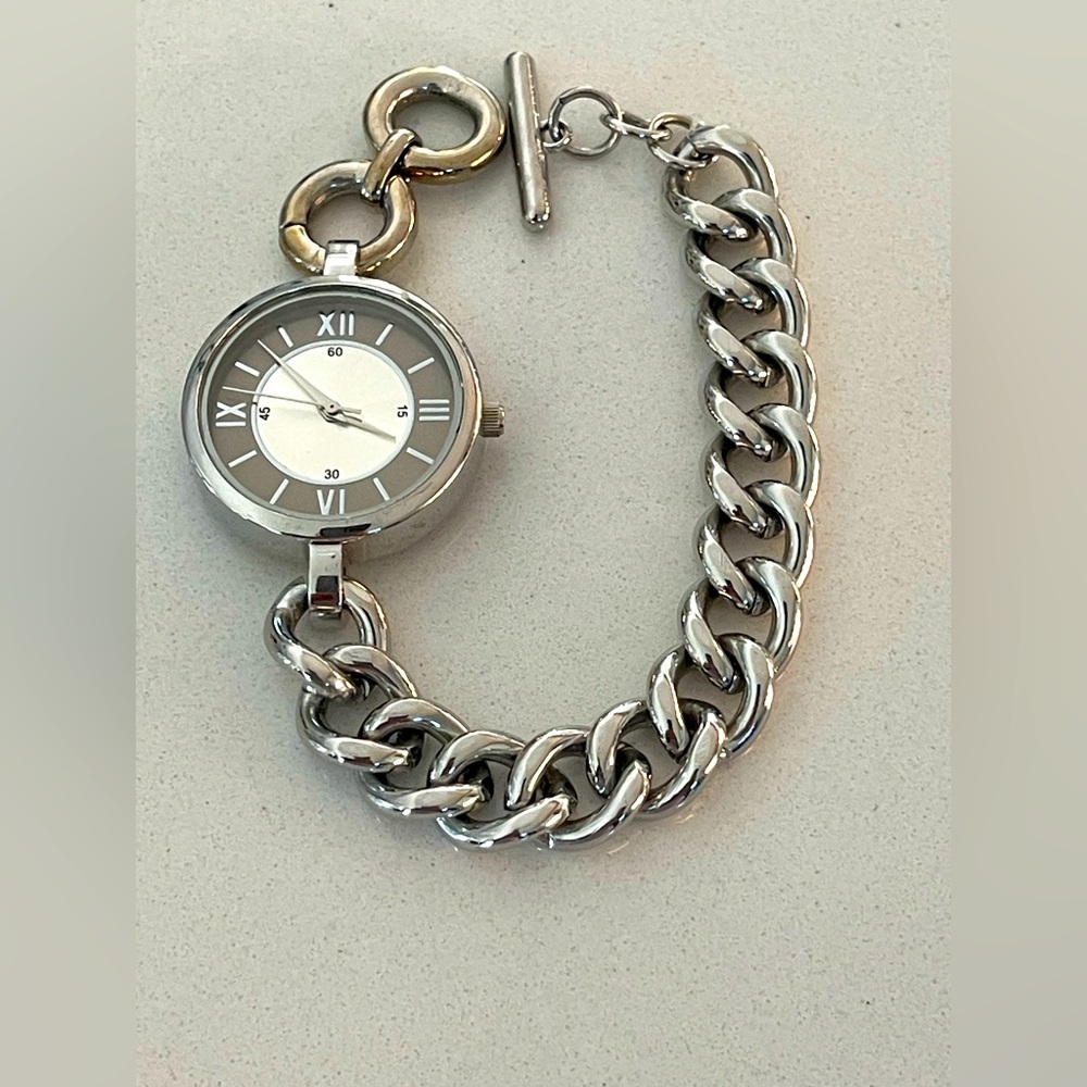 Silver Chain Bracelet Quartz Watch with toggle clasp